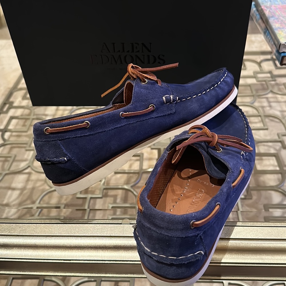 Allen Edmonds Force 10 Blue Suede Shoes Sz 11 gently used Worn 3 times, Stunning